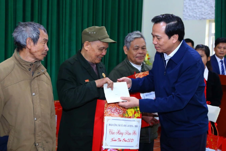 Năm 2024, cách thức chi trả trợ cấp đối với người có công như thế nào?
