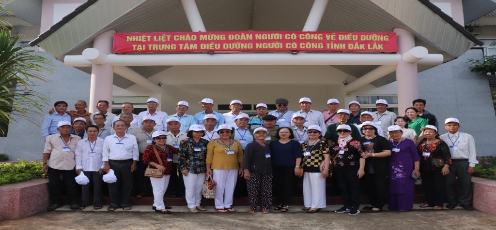 TRUNG TÂM ĐIỀU DƯỠNG NGƯỜI CÓ CÔNG TỔ CHỨC CÔNG TÁC ĐIỀU DƯỠNG NGƯỜI CÓ CÔNG NĂM 2024
