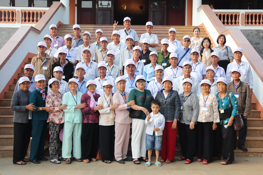 TRUNG TÂM ĐIỀU DƯỠNG NGƯỜI CÓ CÔNG TỈNH ĐẮK LẮK ĐÓN TIẾP VÀ TỔ CHỨC ĐIỀU DƯỠNG NGƯỜI CÓ CÔNG VỚI CÁCH MẠNG THỊ XÃ CAI LẬY, TỈNH TIỀN GIANG