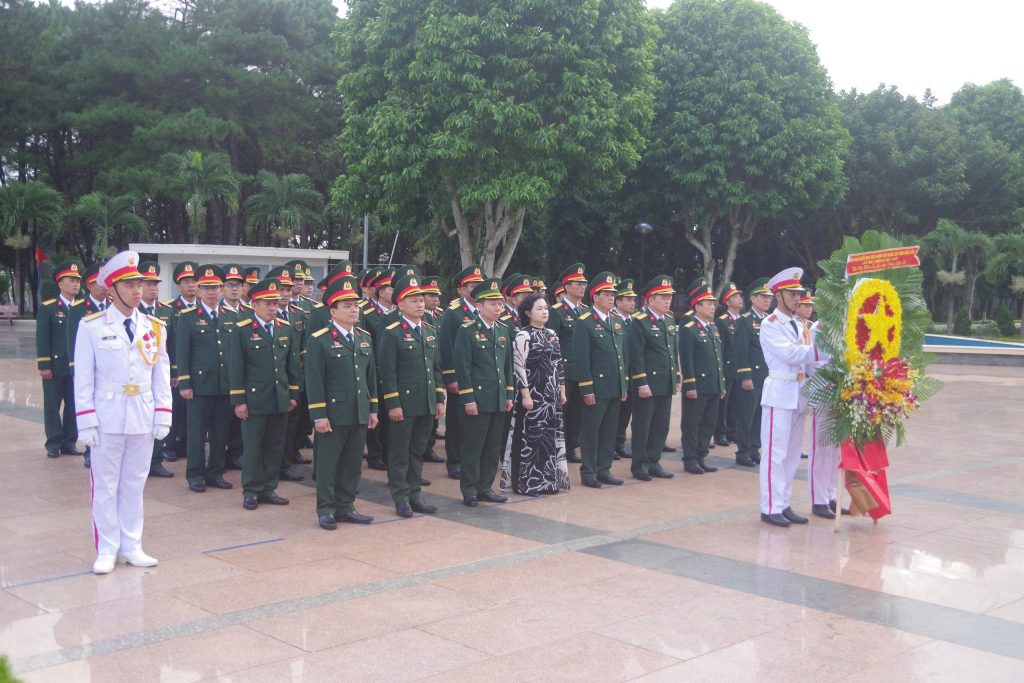 ĐOÀN ĐẠI BIỂU ĐẢNG BỘ QUÂN SỰ  VIẾNG NGHĨA TRANG LIỆT SĨ NHÂN DỊP ĐẠI HỘI ĐẢNG BỘ QUÂN SỰ TỈNH ĐẮK LẮK LẦN THỨ I NHIỆM KỲ 2025 – 2030